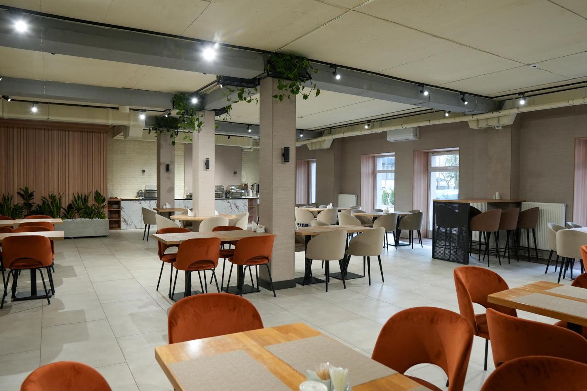 Optima Collection River Park Lutsk Exterior photo